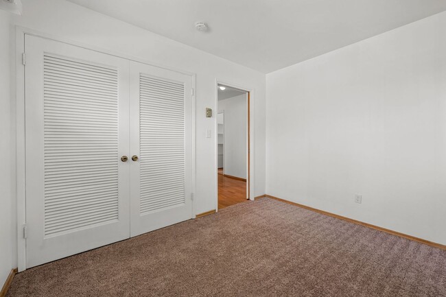 Building Photo - Charming 3 Bedroom 2 Bathroom Home in La M...