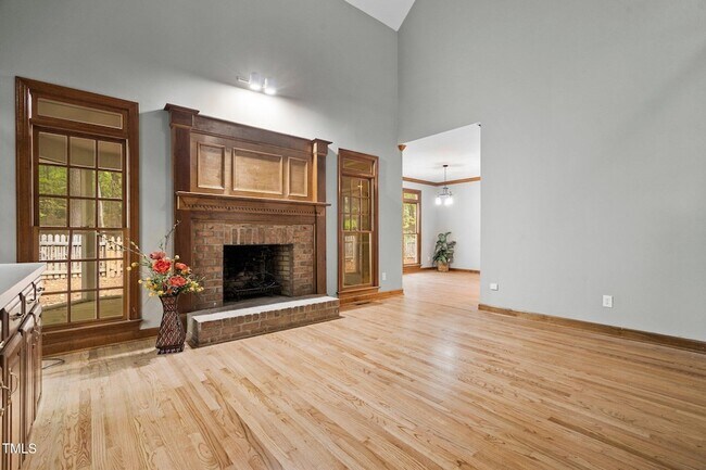 Building Photo - 1008 W Sterlington Pl