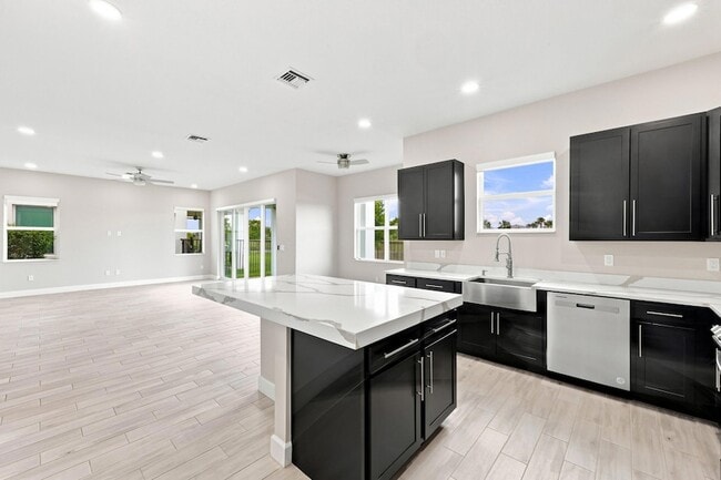 Building Photo - 5608 Macoon Wy