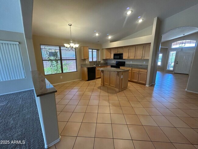 Building Photo - 2092 E Smoke Tree Rd