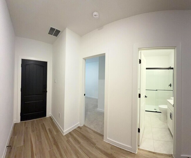 Building Photo - 8407 Tranquil Bay Ct