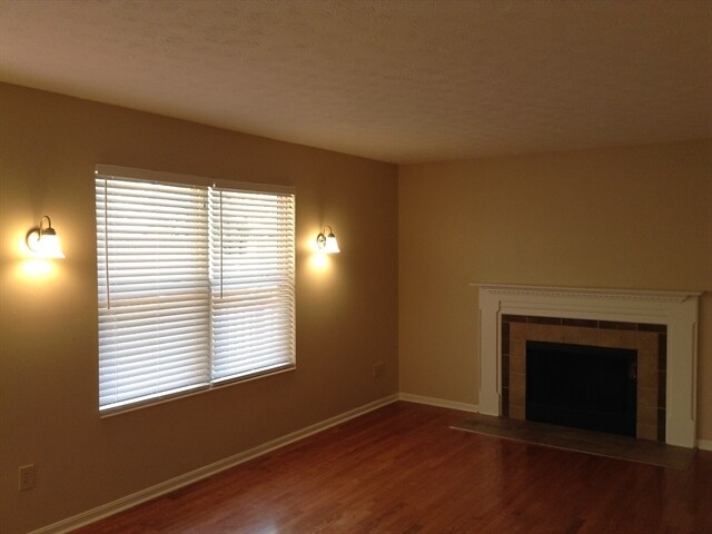 Building Photo - 4564 Schoolhouse Rd