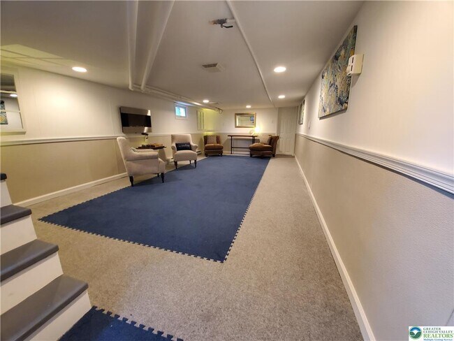 Building Photo - 628 Coal St