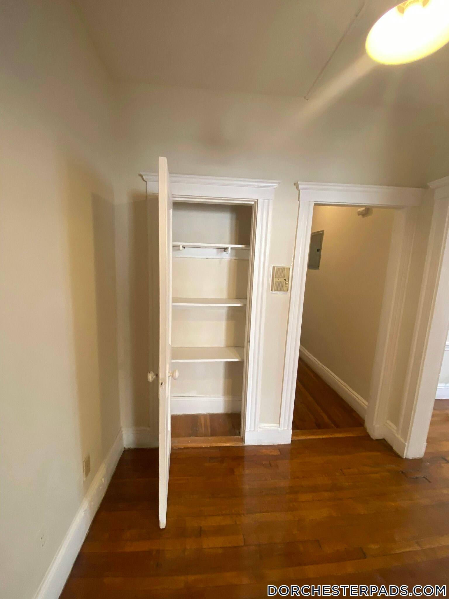 Building Photo - 19 Mora St