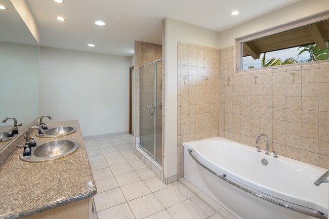 Building Photo - 6969 Niumalu Loop