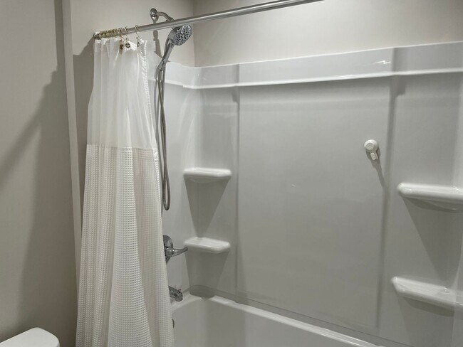 Building Photo - B1644