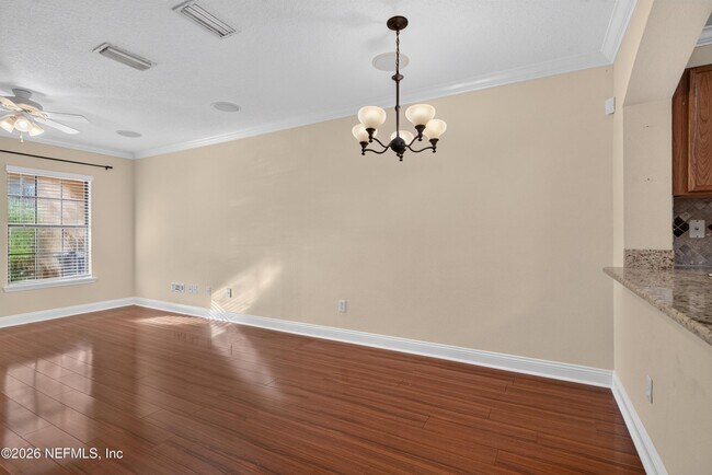 Building Photo - 353 Redwood Ln