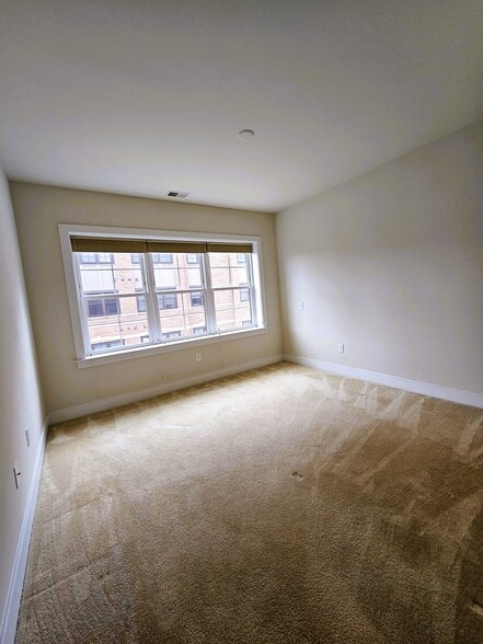 Building Photo - 2905 Bleeker St