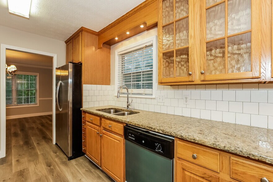 Building Photo - 430 Allens Landing Ct