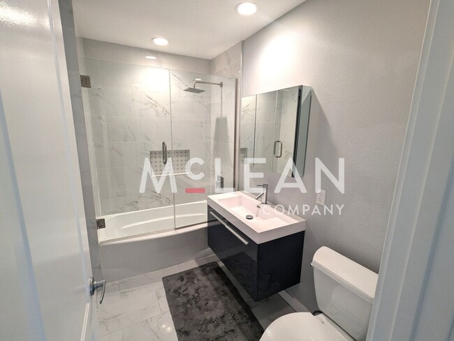 Building Photo - Desirable 3 bedroom home with Pool