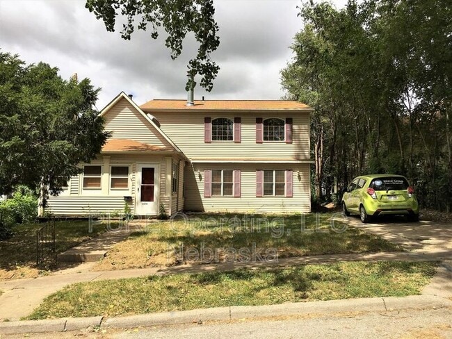 Building Photo - 4214 Pierce St