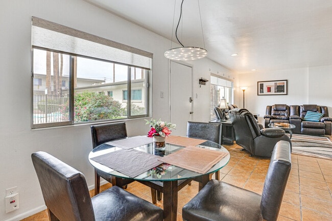 Building Photo - 6805 E 2nd St