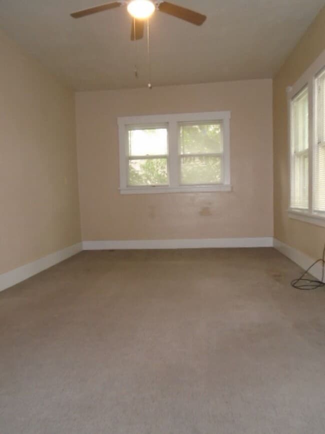 Building Photo - 1810 Leavenworth St