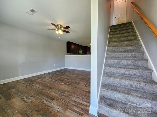 Building Photo - 1311 N Juniper Ave