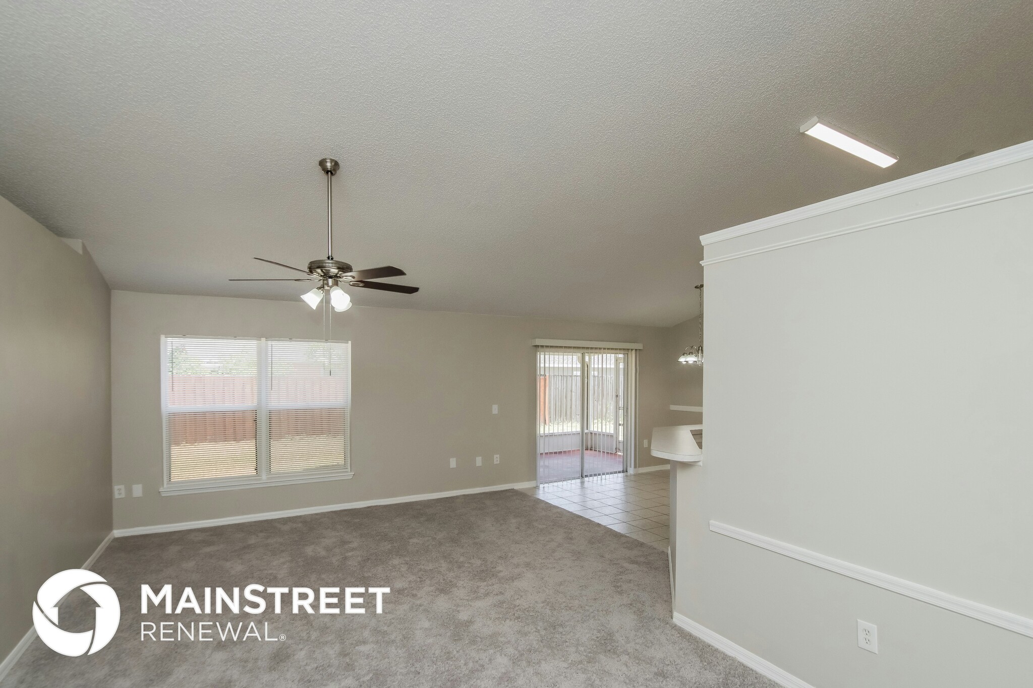 Building Photo - 2111 Buescher Hill St