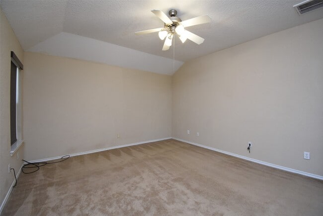 Building Photo - 11215 Overland Trail Dr