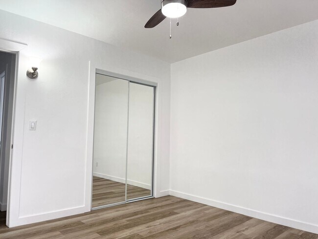 Building Photo - Bright 2 bed 1 bath in Pacific Beach