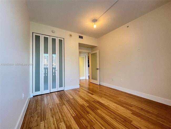 Building Photo - 10 Aragon Ave