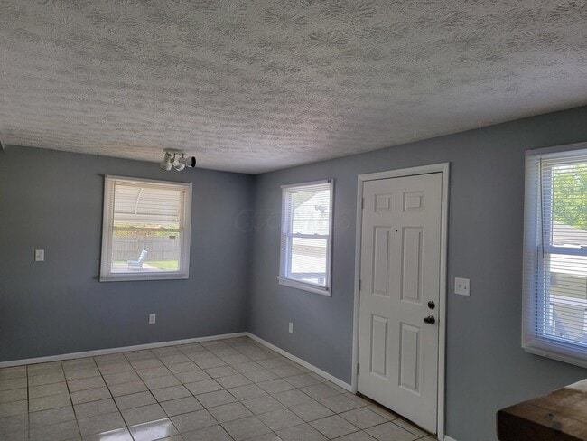 Building Photo - 1358 Pauline Ave