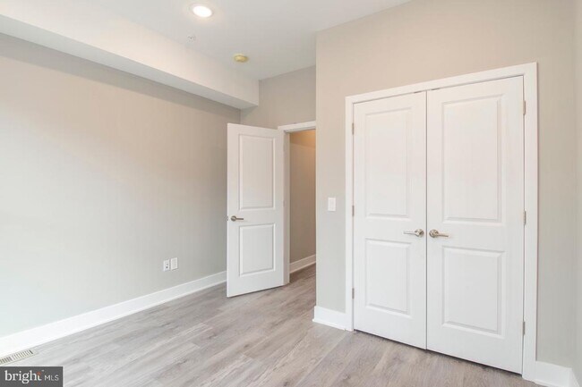 Building Photo - 1206 N 24th St