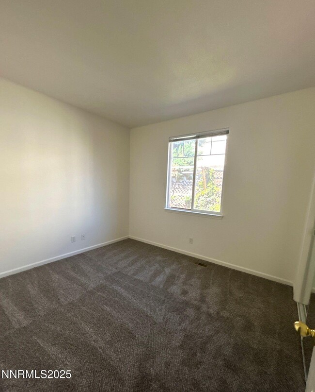 Building Photo - 2662 Pride Dr