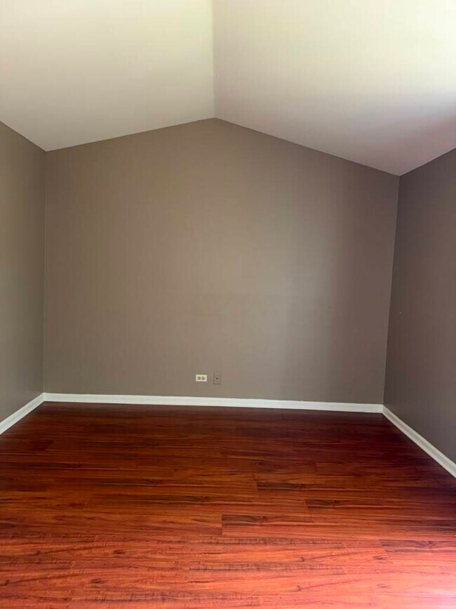 Building Photo - 1228 Bradwell Ln