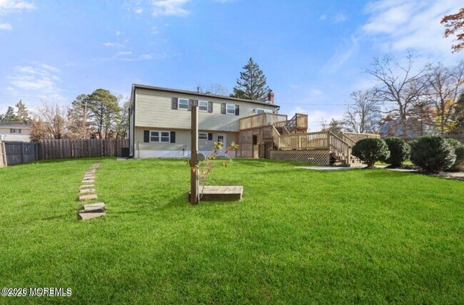 Building Photo - 112 Manhattan St