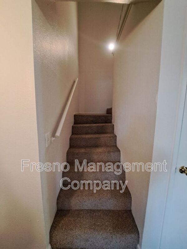 Building Photo - 4765 N Cedar Ave