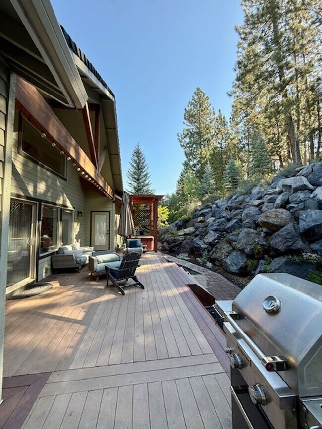 Building Photo - Charming Single-Level 3 BR Retreat in Shev...