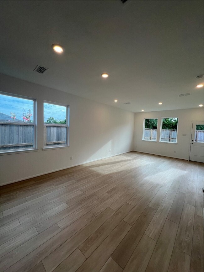 Building Photo - 2710 Misty Mdw Ln