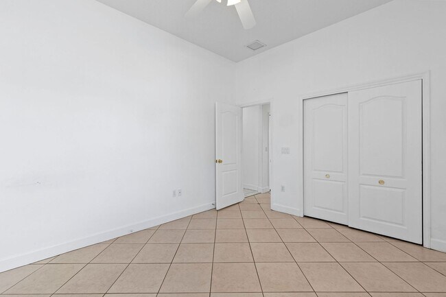 Building Photo - Gorgeous 3 Bedroom Home in Prestigious LPGA!