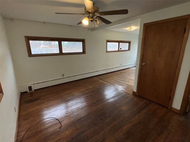 Building Photo - 4 Erie St