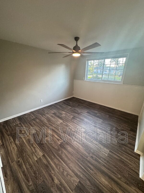 Building Photo - 725 N Dougherty Ave