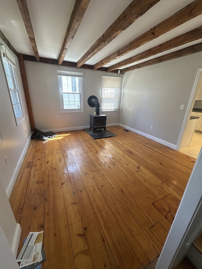 Building Photo - Tour 5/30 2:30 - 3:30. Newly updated Cape ...