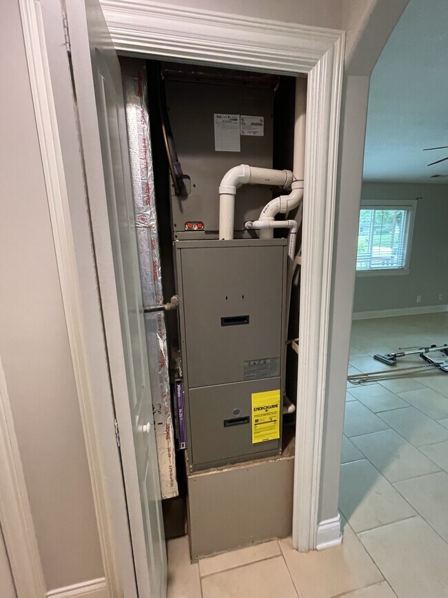 Building Photo - 146 Lower Hillside Dr