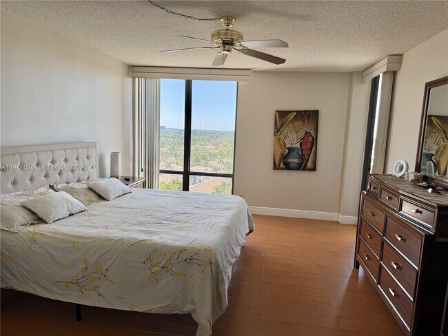 Building Photo - 1600 S Ocean Dr