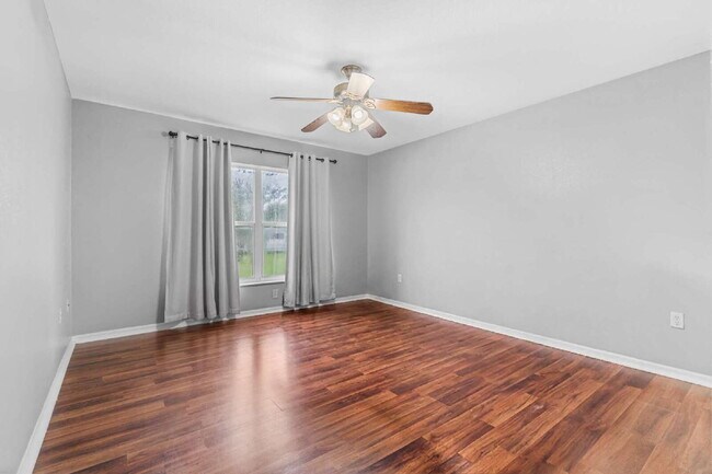 Building Photo - Updated 3BR Home with Fenced Backyard & Great Kitchen