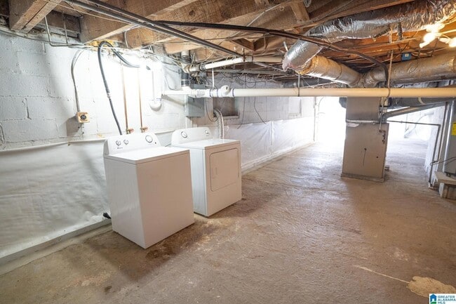 Building Photo - 9 Edgehill Rd