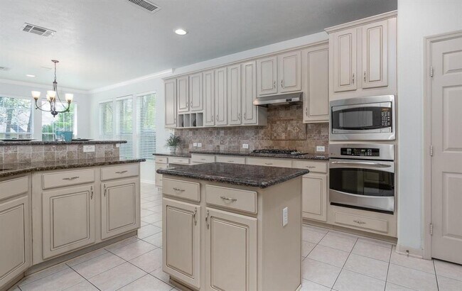 Building Photo - 22 Westwinds Cir