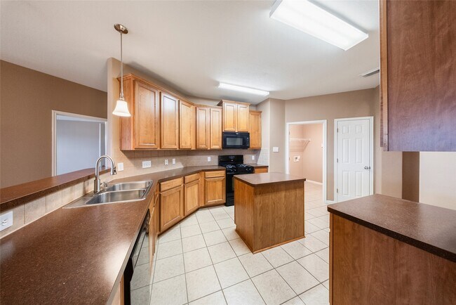 Building Photo - 6007 Wilcox Point Dr