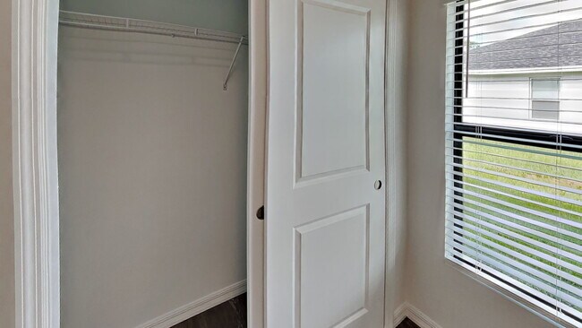 Building Photo - 4028 SW 7th Pl