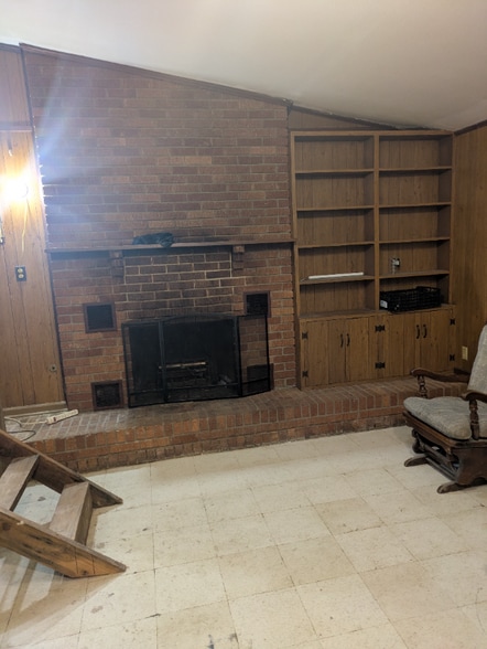 Building Photo - 928 Beatrice St