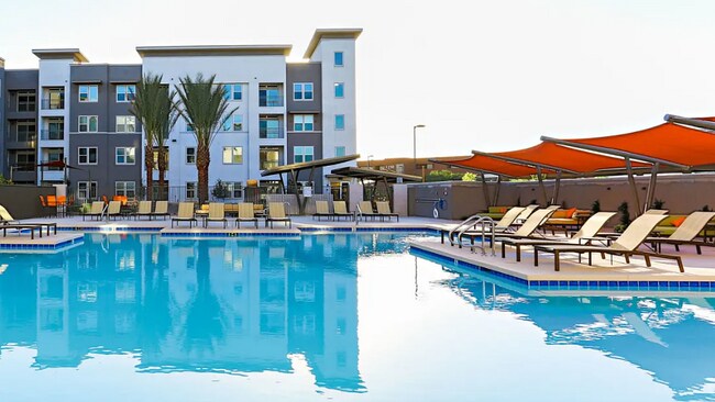 Building Photo - 1260 E University Dr