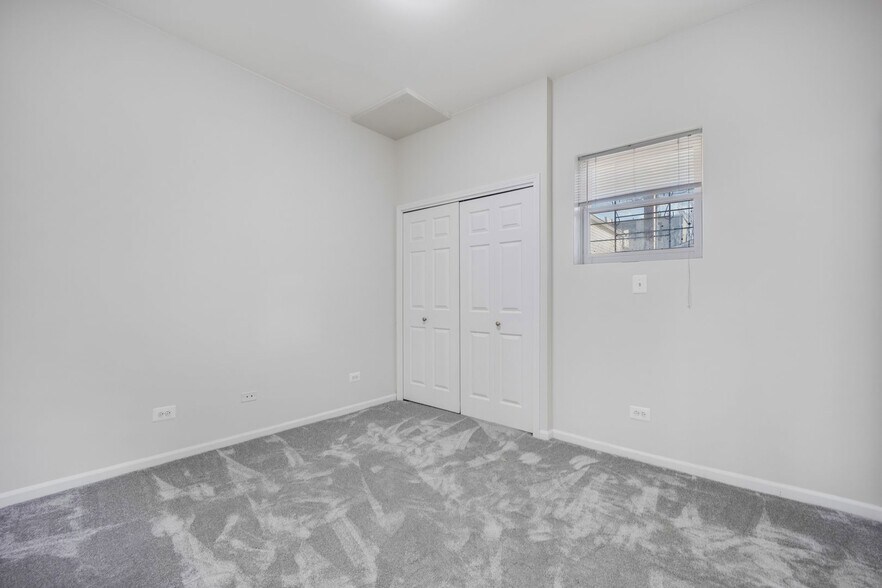 Building Photo - 2033 W Huron St