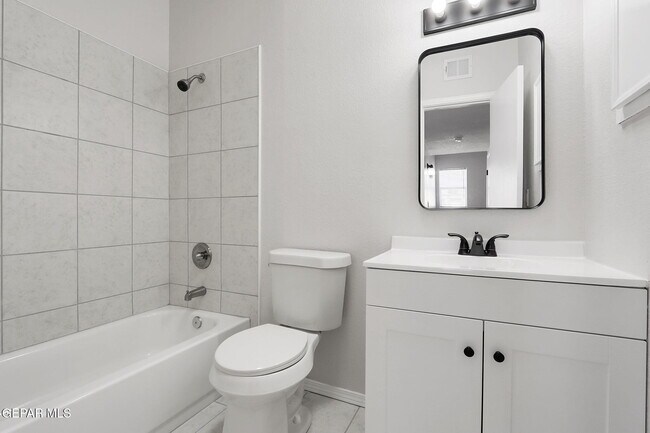 Building Photo - 11100 Vista Lago Pl