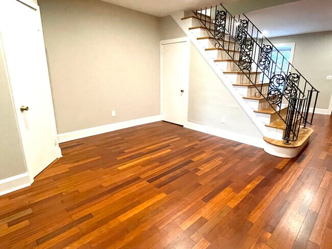 Building Photo - 4680 Umbria St