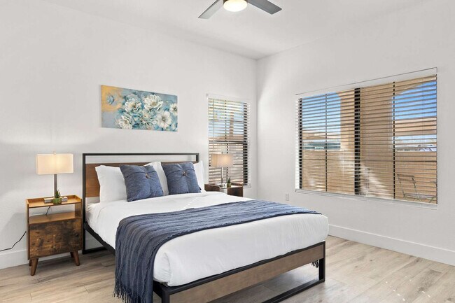 Building Photo - 875 W Pecos Rd