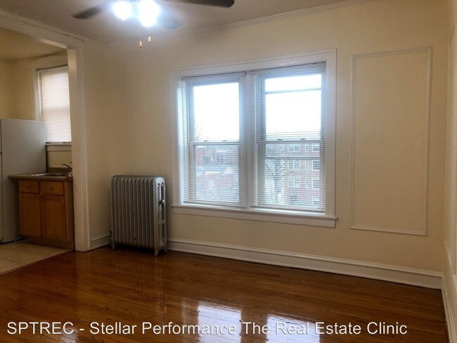 Building Photo - 118 1/2 S Maple Ave