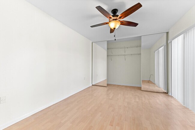 Building Photo - 146 Heritage Way