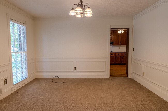 Building Photo - 2858 Livsey Dr